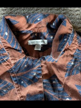 Free Assembly Rust Floral Print Button-Down Blouse..  Large